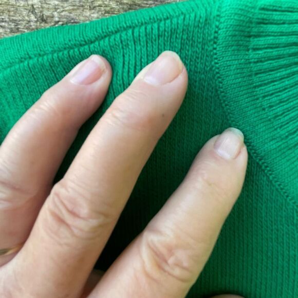 Made in Turkey , two piece set size L Kelly Green top and skirt. - Picture 4 of 13